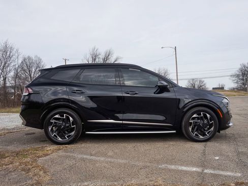 Used 2023 Kia Sportage SX image 2