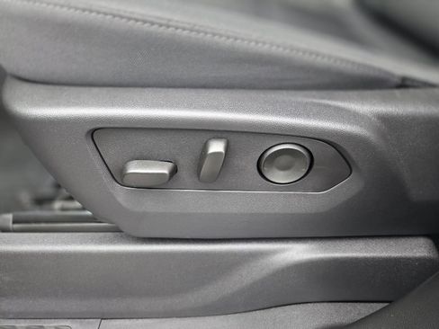 Certified 2025 Chevrolet Silverado 2500 Custom w/ Custom Value Package image 24