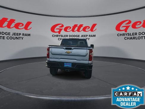 Used 2022 Chevrolet Silverado 2500 Custom w/ Custom Value Package image 8