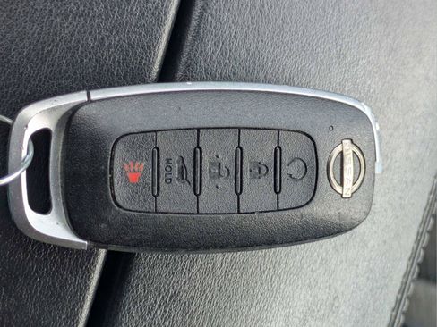 Used 2024 Nissan Rogue SV FWD image 29
