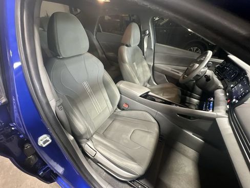 Used 2022 Hyundai Elantra SEL w/ Convenience + Premium Package FWD image 32