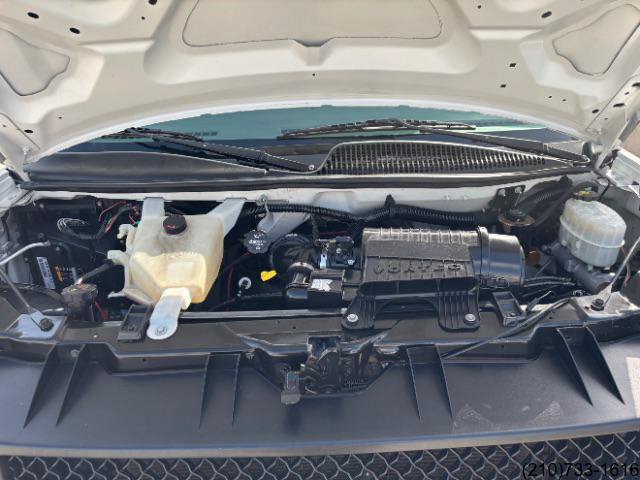 Used 2016 Chevrolet Express 2500 RWD image 10