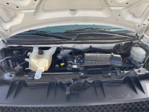 Used 2016 Chevrolet Express 2500 RWD image 10