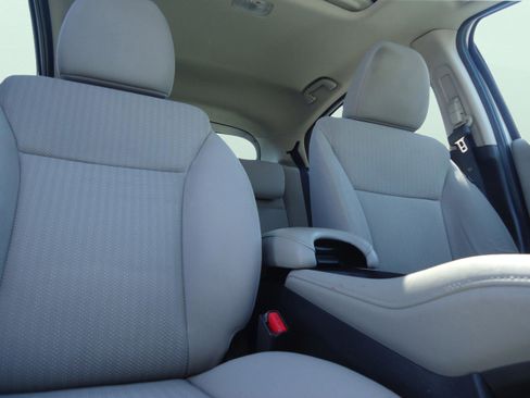 Used 2018 Honda HR-V EX image 28