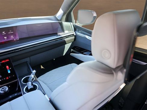 Certified 2025 Cadillac Escalade V w/ LPO, ONYX Package image 28