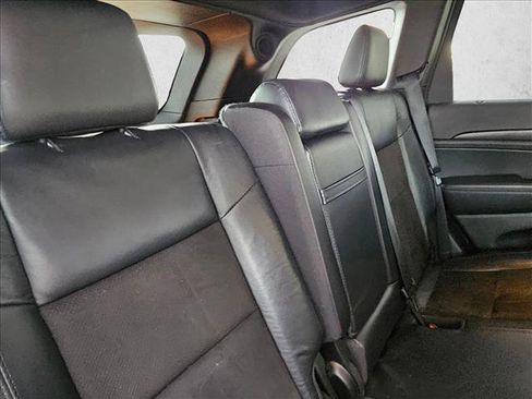 Used 2018 Jeep Grand Cherokee Altitude RWD image 20