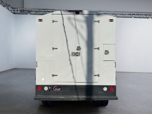 Used 2021 Ford Transit 350 DRW RWD image 5