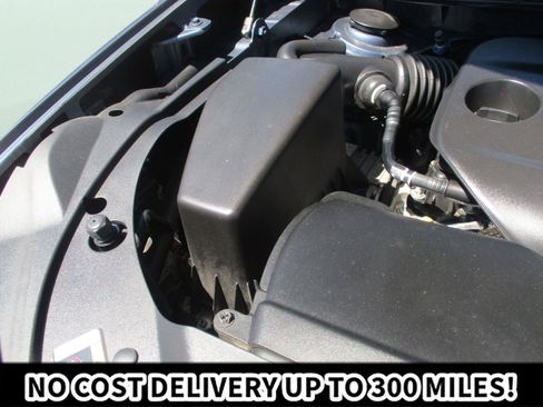 Used 2019 Jeep Cherokee Latitude Plus w/ Cold Weather Group AWD/4WD image 29