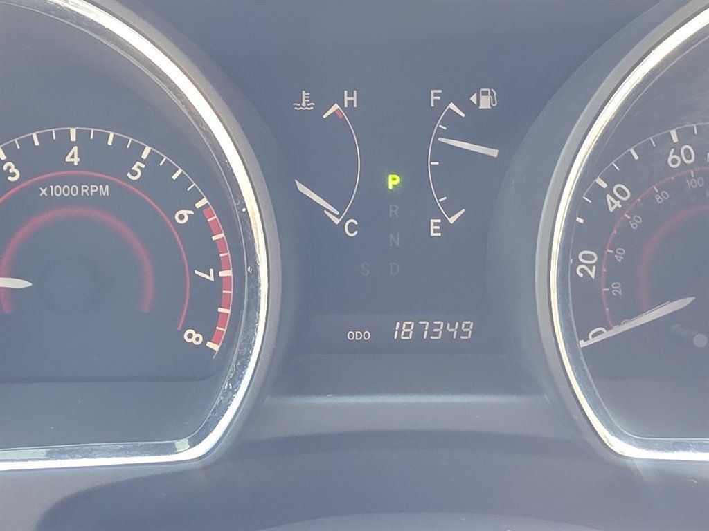 Used 2012 Toyota Highlander FWD w/ Tech Pkg image 13