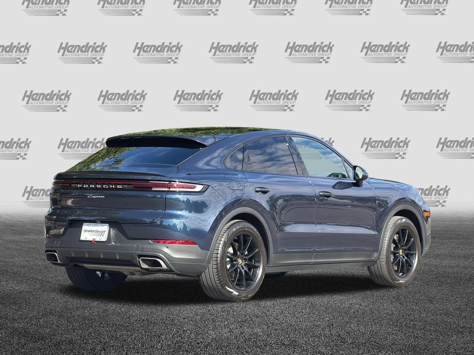 Used 2024 Porsche Cayenne Coupe AWD/4WD image 5