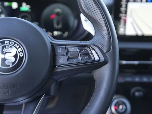 Used 2024 Alfa Romeo Tonale Veloce w/ Premium Interior Package image 23