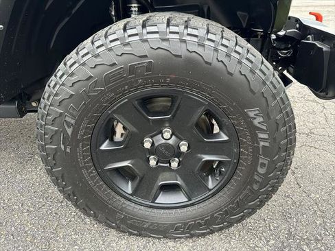 Certified 2021 Jeep Gladiator Mojave AWD/4WD image 30