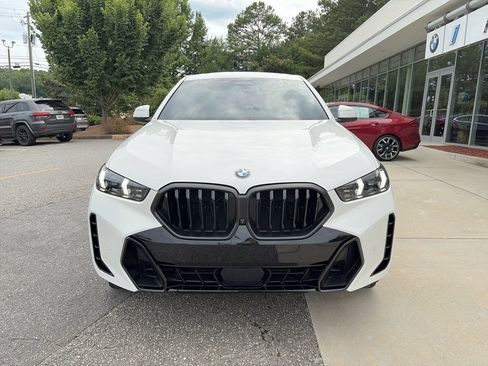 Used 2025 BMW X6 xDrive40i AWD/4WD image 3