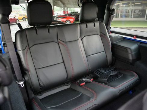 Used 2024 Jeep Wrangler Rubicon AWD/4WD image 31