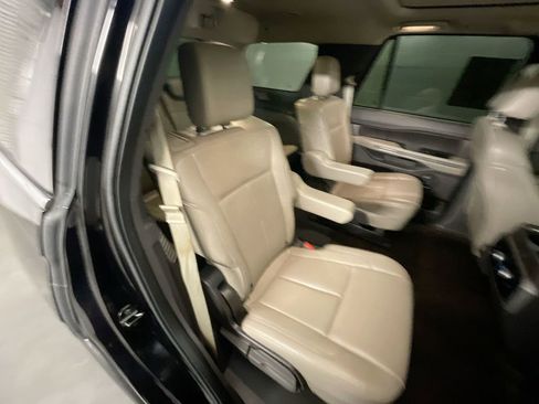 Used 2021 Ford Expedition XLT image 27