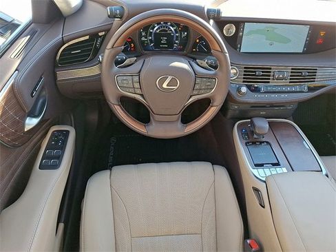 Used 2019 Lexus LS 500 AWD image 11
