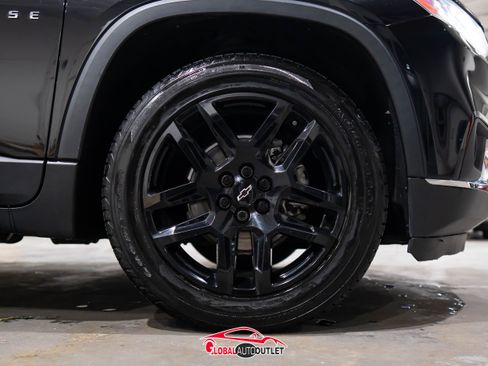 Used 2020 Chevrolet Traverse LT w/ Driver Confidence II Package image 10