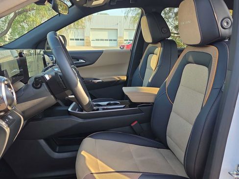 Used 2026 Chevrolet Equinox ACTIV w/ LPO, Floor Liner Package FWD image 15