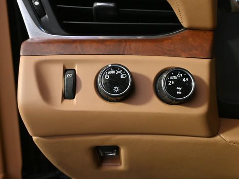 Used 2016 Cadillac Escalade Platinum AWD/4WD image 24