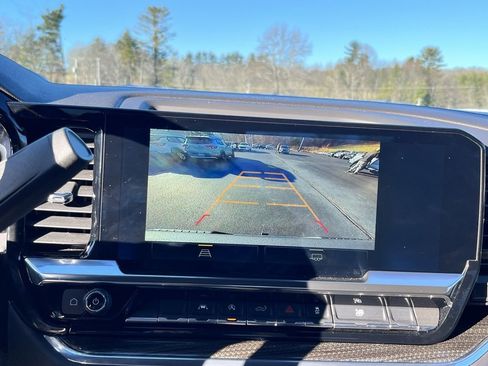 Used 2024 Chevrolet Silverado 1500 LT image 7