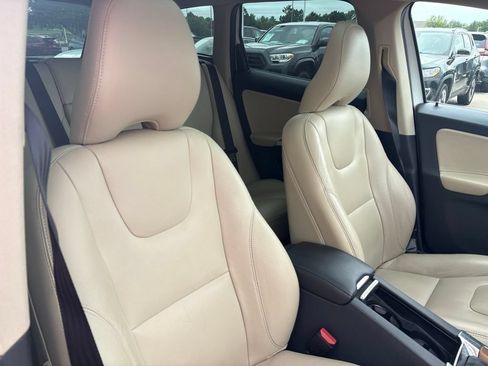 Used 2016 Volvo XC60 T6 w/ Proximity Package AWD/4WD image 27