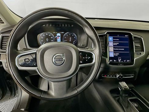 Used 2017 Volvo XC90 T5 Momentum w/ Vision Package FWD image 11