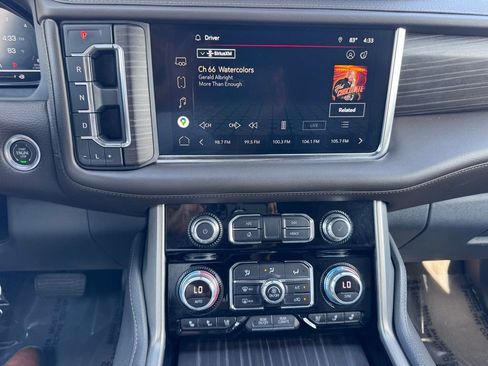 Used 2022 GMC Yukon XL Denali w/ Denali Premium Package image 20