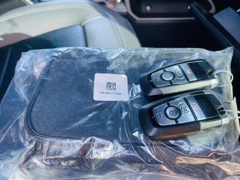Used 2023 Ford Bronco Outer Banks w/ Sasquatch Package AWD/4WD image 31