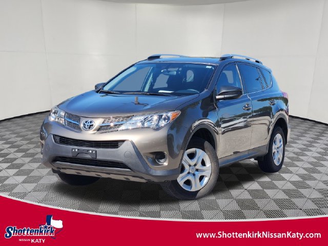 Used 2015 Toyota RAV4 LE FWD image 1