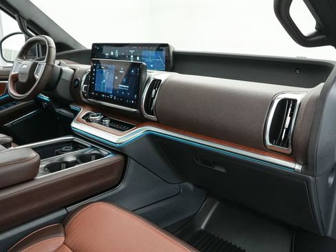 Certified 2025 Ford Expedition King Ranch image 31