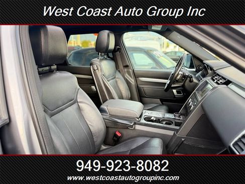 Used 2020 Land Rover Discovery Landmark AWD/4WD image 12