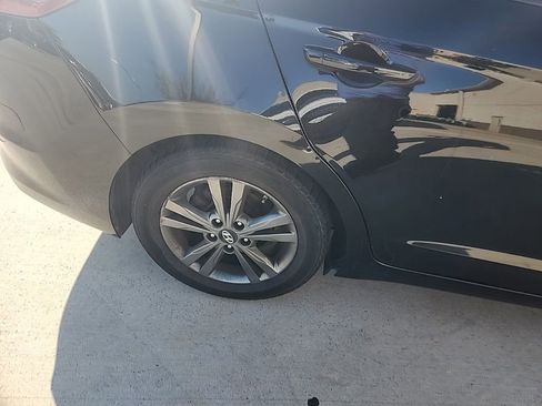 Used 2018 Hyundai Elantra SEL image 14