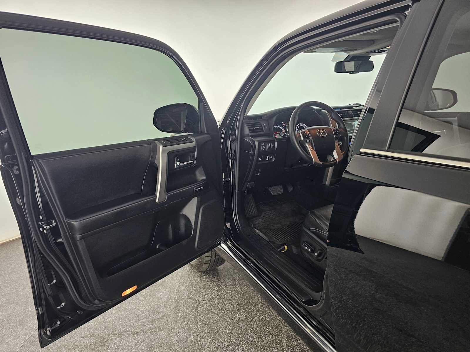 Used 2022 Toyota 4Runner Limited AWD/4WD image 21