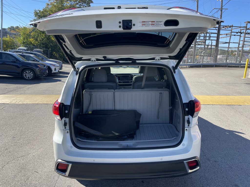Used 2018 Toyota Highlander Limited AWD/4WD image 13