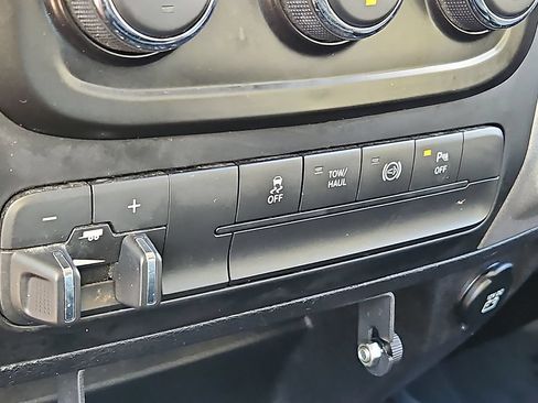 Used 2014 RAM 2500 Tradesman w/ Chrome Appearance Group AWD/4WD image 22