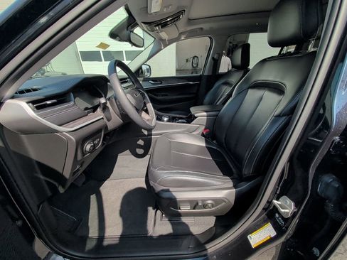 Certified 2023 Jeep Grand Cherokee L Limited AWD/4WD image 11
