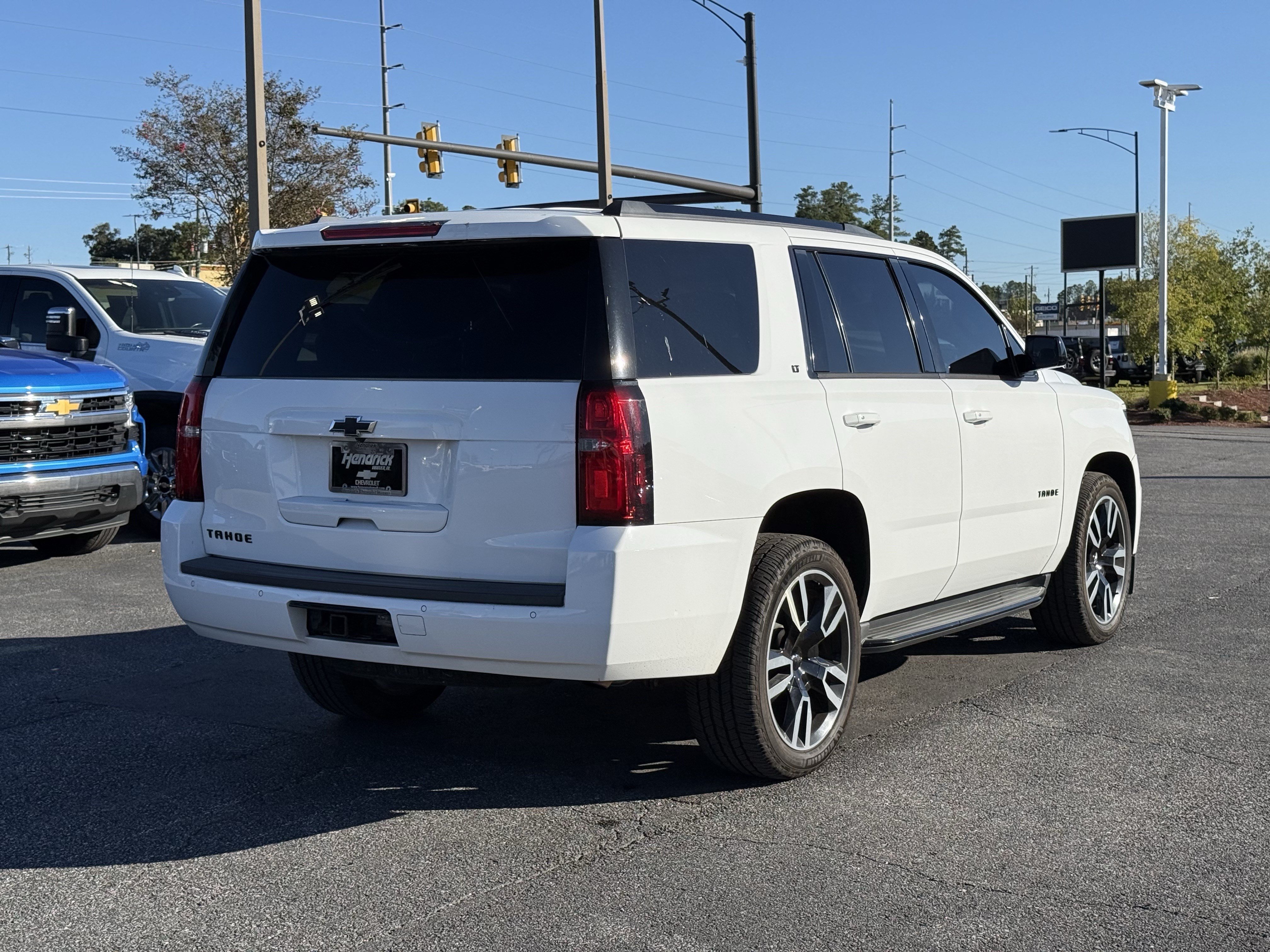Used 2018 Chevrolet Tahoe LT w/ Luxury Package RWD image 19