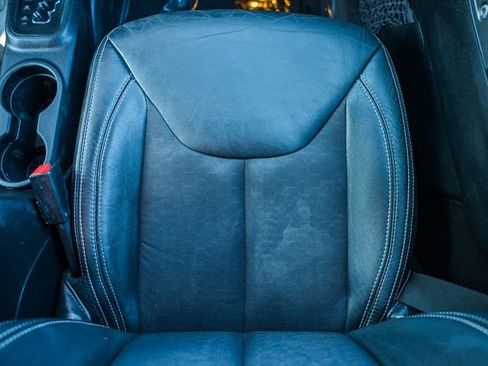 Used 2018 Jeep Wrangler Unlimited Sport image 32