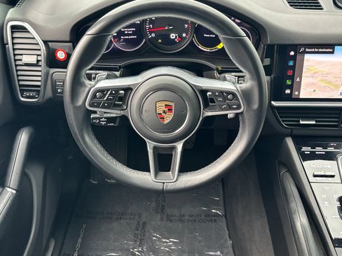 Used 2023 Porsche Cayenne Platinum Edition image 14