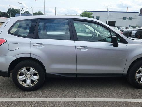 Used 2014 Subaru Forester 2.5i AWD/4WD image 3