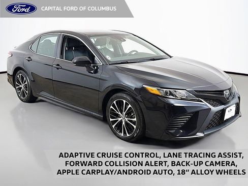 Used 2020 Toyota Camry SE image 1