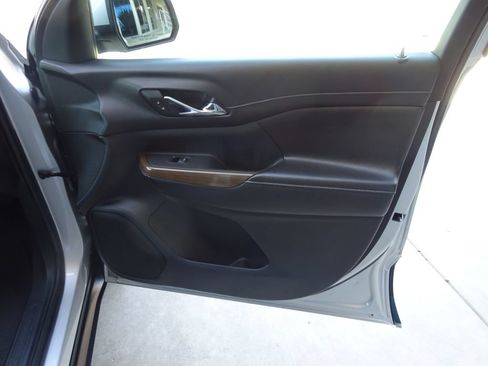 Used 2019 GMC Acadia SLE FWD image 28