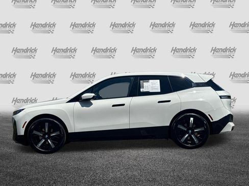 Used 2023 BMW iX xDrive50 w/ Sport Package AWD/4WD image 8