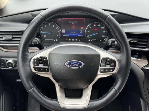 Certified 2022 Ford Explorer Limited w/ Equipment Group 301A AWD/4WD image 10