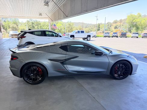 Used 2023 Chevrolet Corvette Z06 RWD image 5