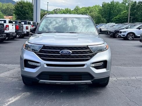 Used 2023 Ford Explorer XLT w/ Equipment Group 202A RWD image 9