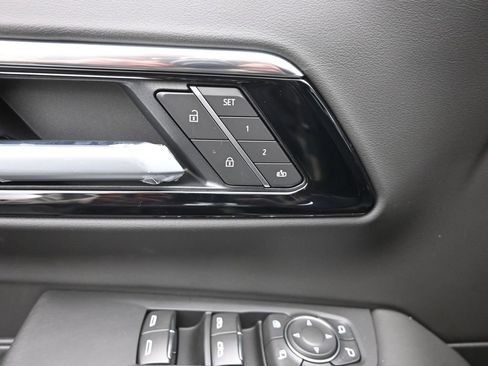 New 2025 Chevrolet Suburban Premier image 20