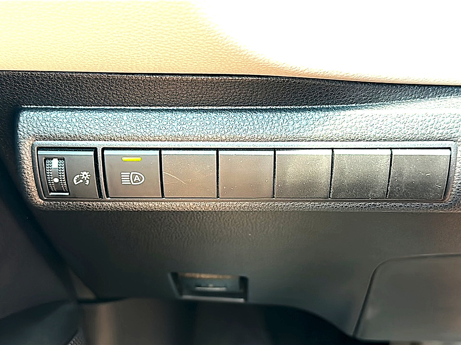 Used 2024 Toyota Corolla LE FWD image 34