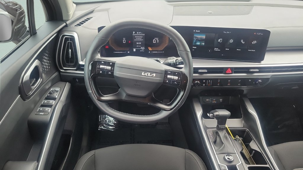 Used 2026 Kia Sorento LX FWD image 12