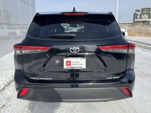 Certified 2021 Toyota Highlander XLE image 42